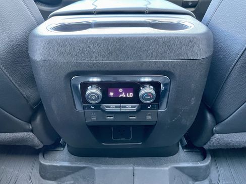 Used 2025 GMC Yukon Denali w/ Denali Reserve Package AWD/4WD image 26