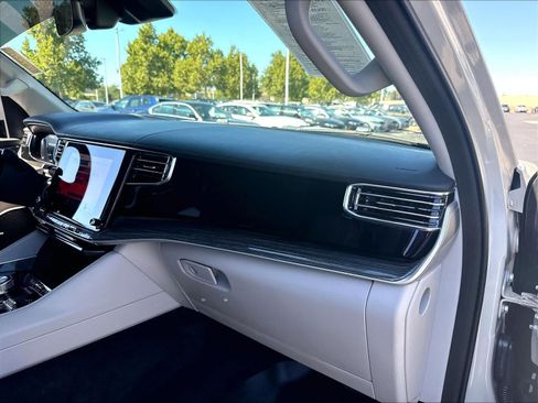Used 2022 Jeep Wagoneer Series III AWD/4WD image 29