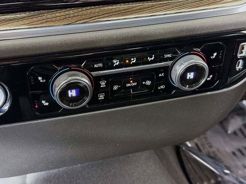 Used 2023 Chevrolet Silverado 1500 LT image 33