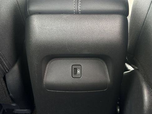 Used 2025 Nissan Sentra SV FWD image 28