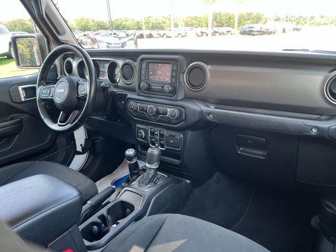 Used 2020 Jeep Gladiator Sport w/ Quick Order Package 24S AWD/4WD image 15