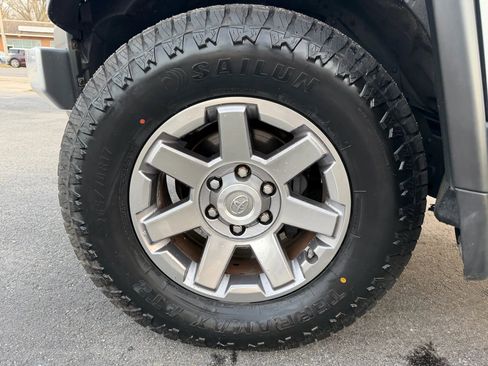 Used 2014 Toyota FJ Cruiser 4WD w/ Upgrade Package image 35