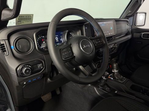 Used 2025 Jeep Wrangler Unlimited Rubicon 4xe w/ Safety Group AWD/4WD image 20