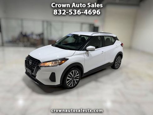 Used 2022 Nissan Kicks SV FWD image 1