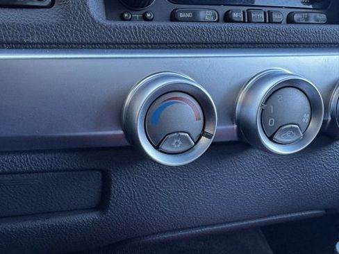 Used 2004 Chevrolet SSR w/ Preferred Equipment Group image 9