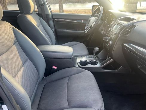 Used 2013 Kia Sorento LX w/ Convenience Pkg image 20