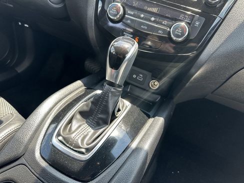 Used 2022 Nissan Rogue Sport SV w/ Technology Package AWD/4WD image 19