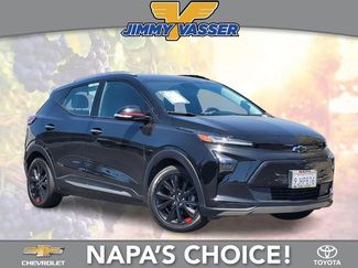 Used 2023 Chevrolet Bolt EUV Premier w/ Sun & Sound Package FWD video 1