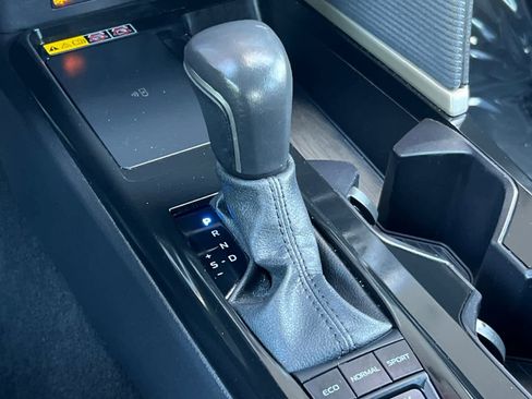 Certified 2025 Toyota Camry SE FWD image 22