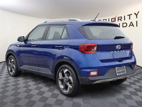 Used 2023 Hyundai Venue SEL image 6