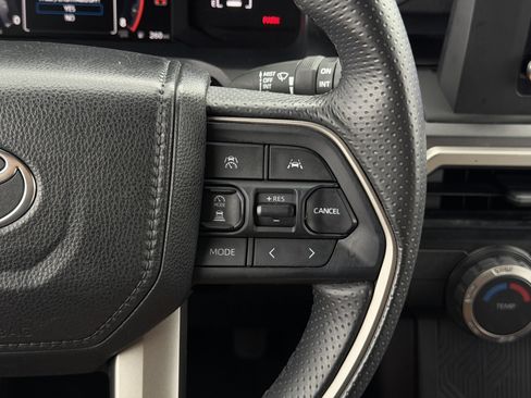 Used 2025 Toyota 4Runner SR5 RWD image 18