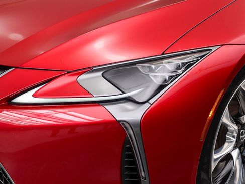 Used 2018 Lexus LC 500 Coupe w/ Performance Package RWD image 9