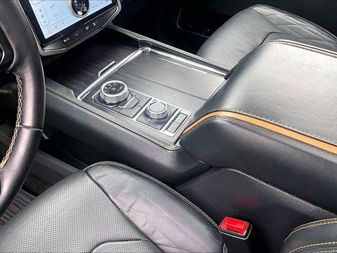 Certified 2022 Ford Expedition Platinum image 14