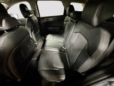 Used 2023 Kia Sportage EX image 25