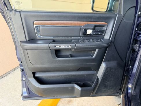 Used 2015 RAM 1500 Laramie w/ Convenience Group AWD/4WD image 9