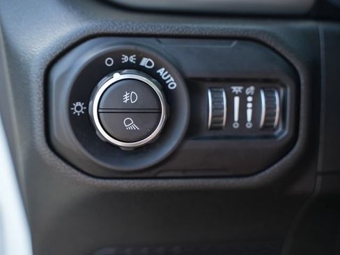 Used 2021 Jeep Gladiator Sport AWD/4WD image 32