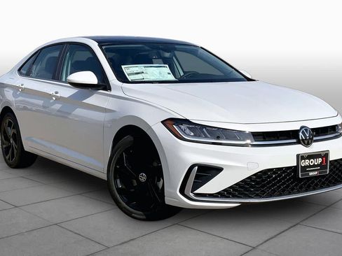 New 2026 Volkswagen Jetta SE FWD image 2