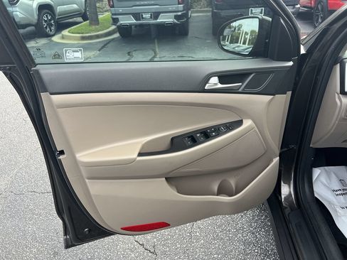 Used 2019 Hyundai Tucson SE FWD image 14