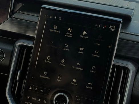 Used 2025 GMC Acadia Elevation image 30