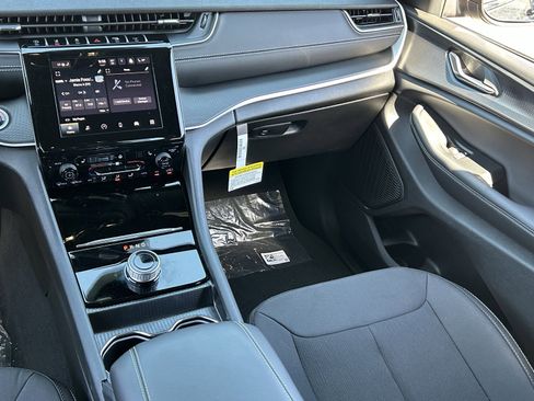 New 2026 Jeep Grand Cherokee Laredo X image 13