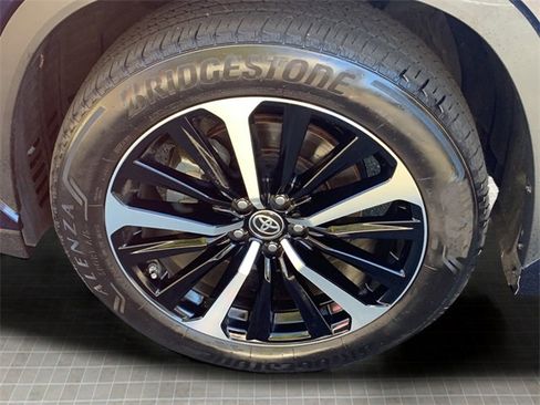 Used 2022 Toyota Highlander XSE image 46