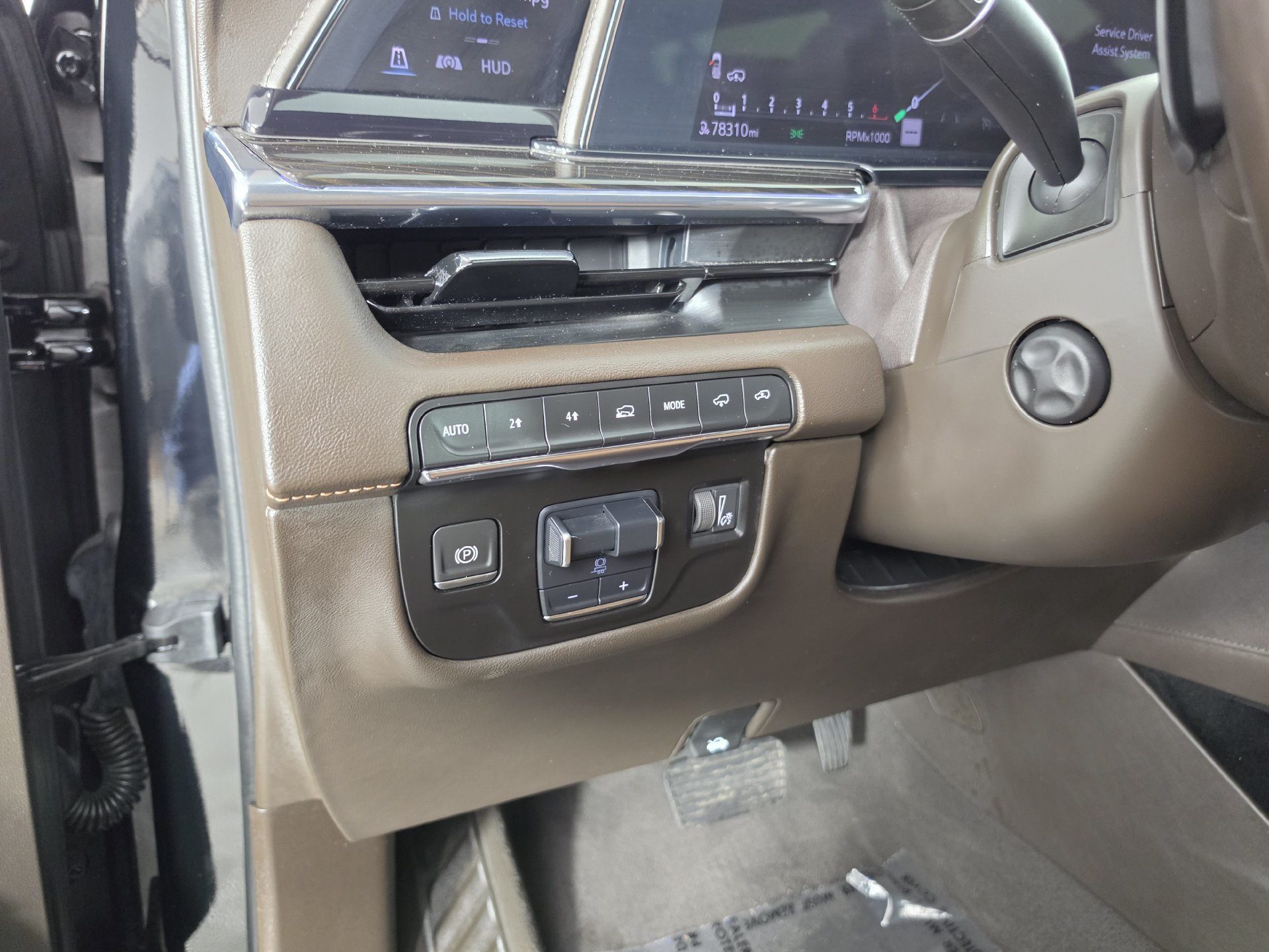 Used 2021 Cadillac Escalade Sport w/ Driver Assist Tech Package AWD/4WD image 9