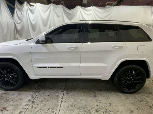 Used 2021 Jeep Grand Cherokee Laredo X image 5