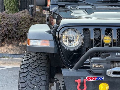 Used 2021 Jeep Gladiator Rubicon w/ Trailer Tow Package AWD/4WD image 4