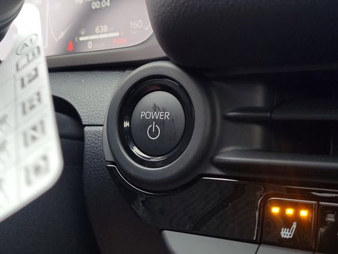 New 2025 Toyota Crown Signia image 28