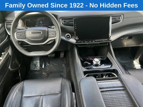 Certified 2024 Jeep Wagoneer L Series II w/ Flexible Seating Group AWD/4WD image 26