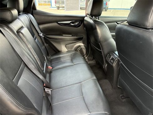 Used 2018 Nissan Rogue Sport SV w/ SV Technology Package image 14