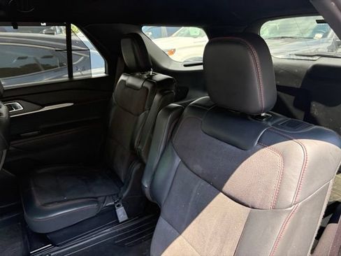 Used 2025 Ford Explorer ST RWD image 14