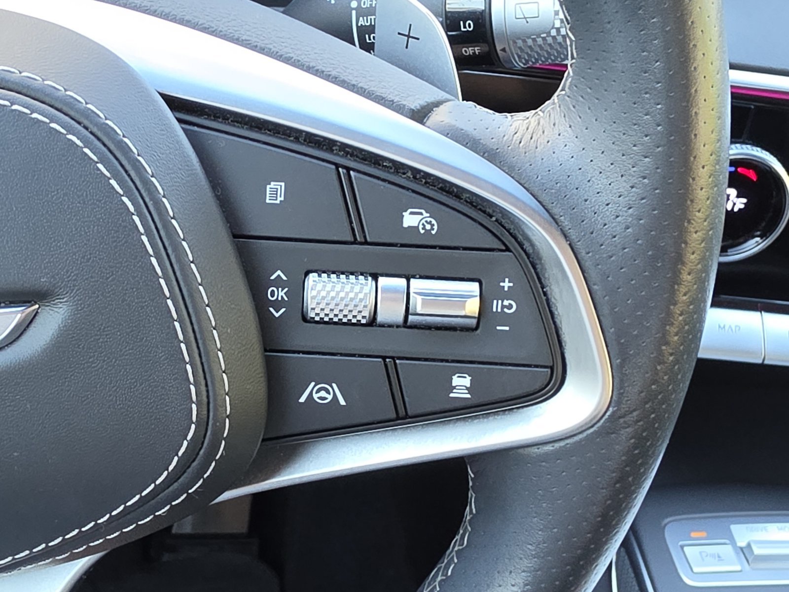 Used 2024 Genesis GV70 2.5T w/ Sport Prestige Package AWD/4WD image 24