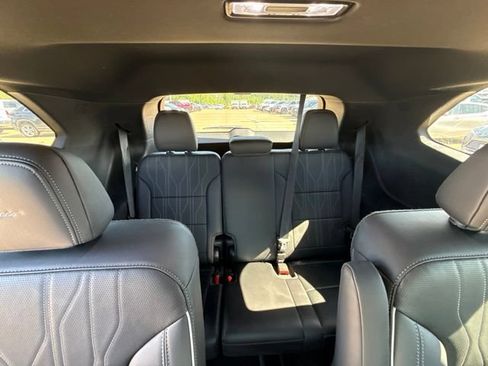 Used 2026 Buick Enclave Avenir w/ Super Cruise Package AWD/4WD image 29