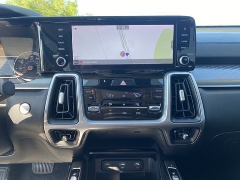 Used 2022 Kia Sorento S w/ Panoramic Sunroof Package image 17
