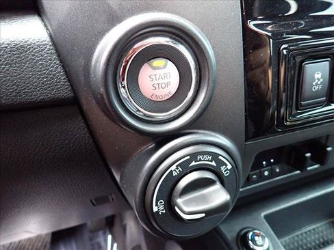 Used 2024 Nissan Titan PRO-4X w/ Pro-4x Convenience Package AWD/4WD image 22
