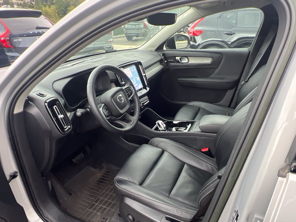 Used 2023 Volvo XC40 B5 Ultimate w/ Climate Package AWD/4WD image 15