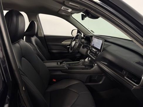 Used 2024 Toyota Grand Highlander XLE image 13