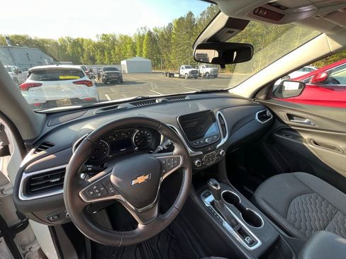 Used 2021 Chevrolet Equinox LT AWD/4WD image 10