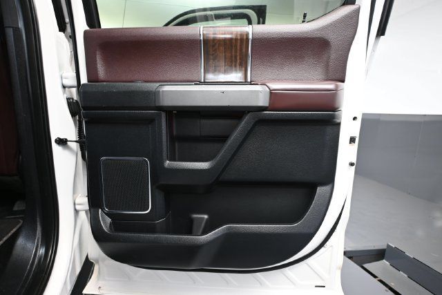 Used 2017 Ford F150 Platinum w/ Equipment Group 701A Luxury AWD/4WD image 36