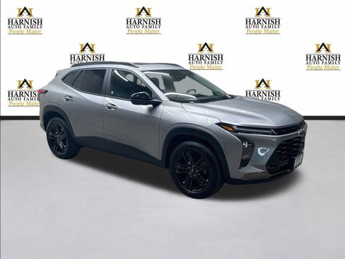 New 2026 Chevrolet Trax ACTIV w/ Sunroof Package FWD image 4