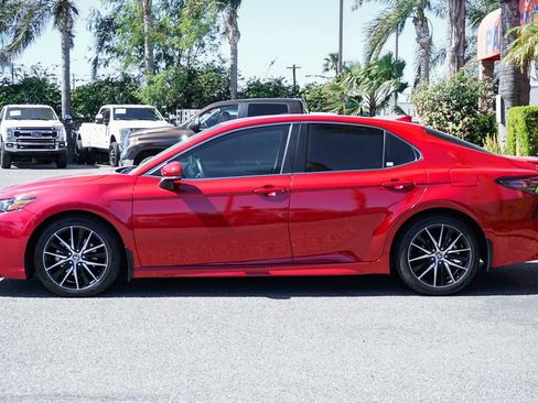 Used 2022 Toyota Camry SE image 5