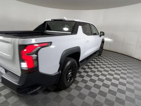 New 2025 Chevrolet Silverado EV LT image 11