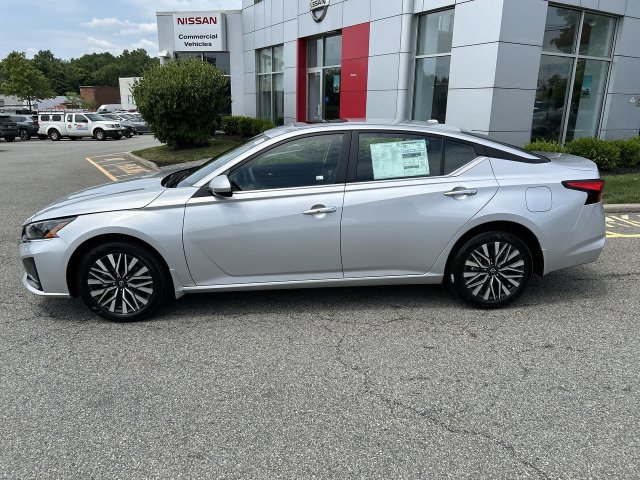 Certified 2024 Nissan Altima 2.5 SV w/ SV Premium Package AWD/4WD image 8