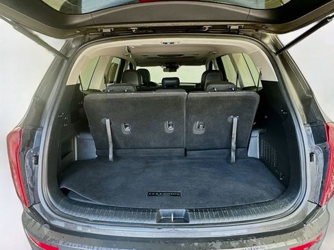 Used 2020 Kia Telluride S w/ S 8 Passenger Seating Package AWD/4WD image 26