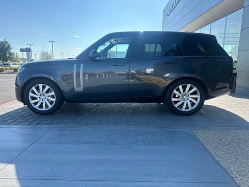 Used 2023 Land Rover Range Rover SE AWD/4WD image 8