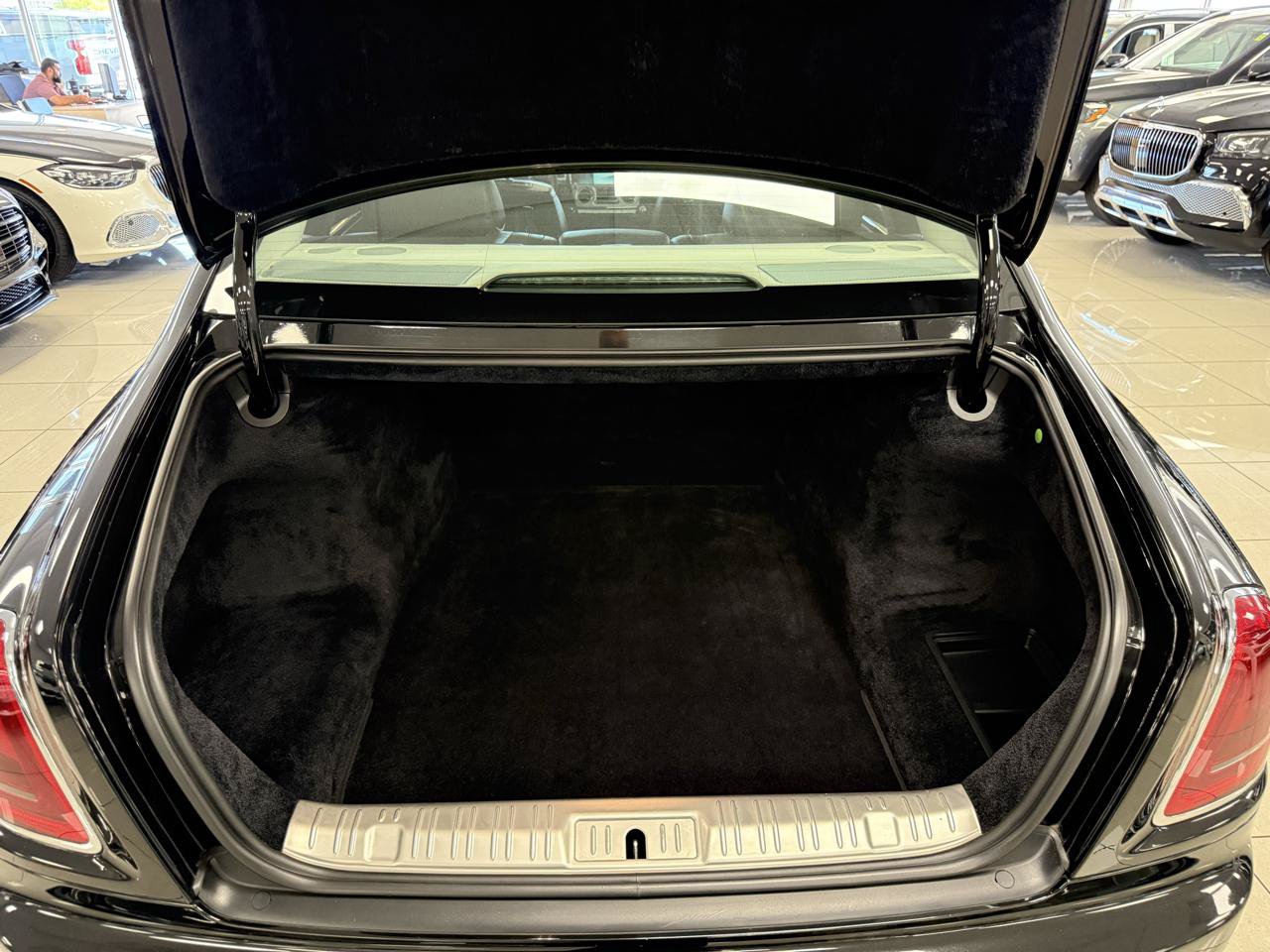 Used 2016 Rolls-Royce Ghost RWD image 37