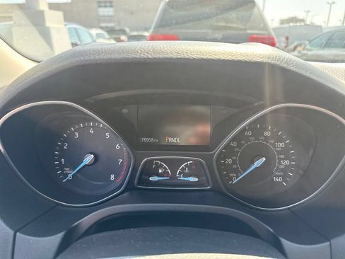 Used 2017 Ford Focus SE FWD image 4