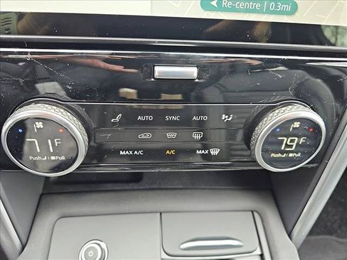 Used 2025 Land Rover Discovery S AWD/4WD image 26