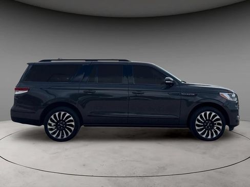 Used 2023 Lincoln Navigator L Black Label AWD/4WD image 4